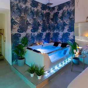 Mazzini Luxury Jacuzzy Aeroporto di Catania Fontana Rossa
